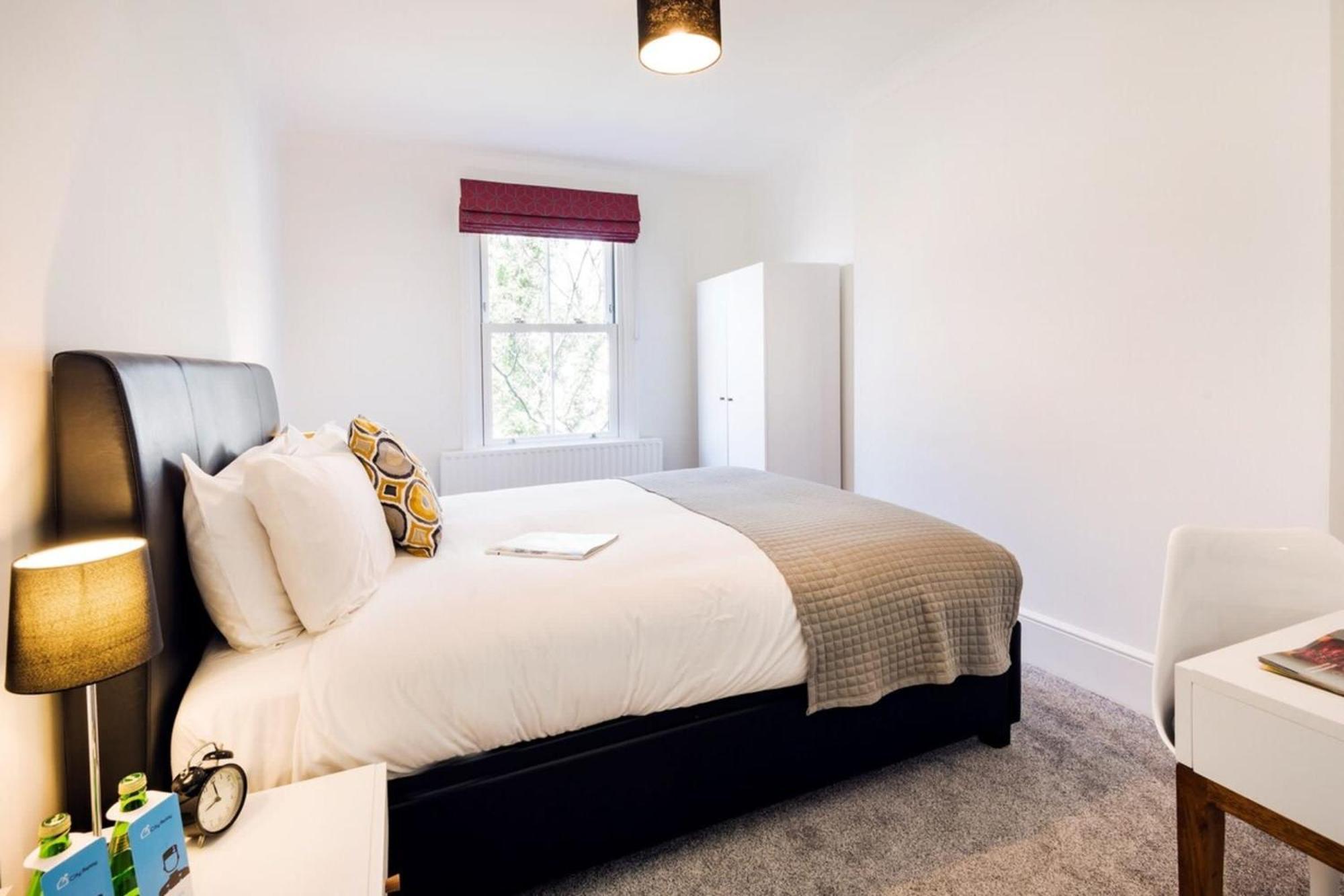 Appartamento Bright And Modern Earls Court Gem Londra Esterno foto