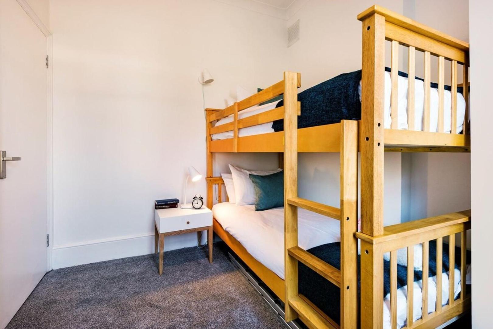 Appartamento Bright And Modern Earls Court Gem Londra Esterno foto