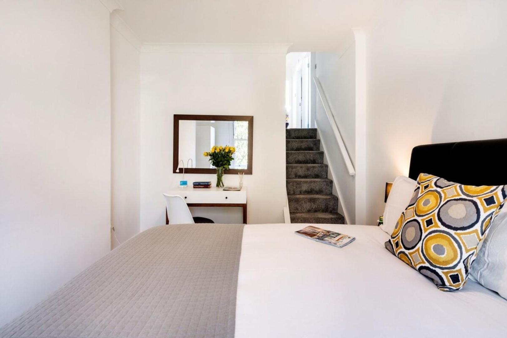 Appartamento Bright And Modern Earls Court Gem Londra Esterno foto