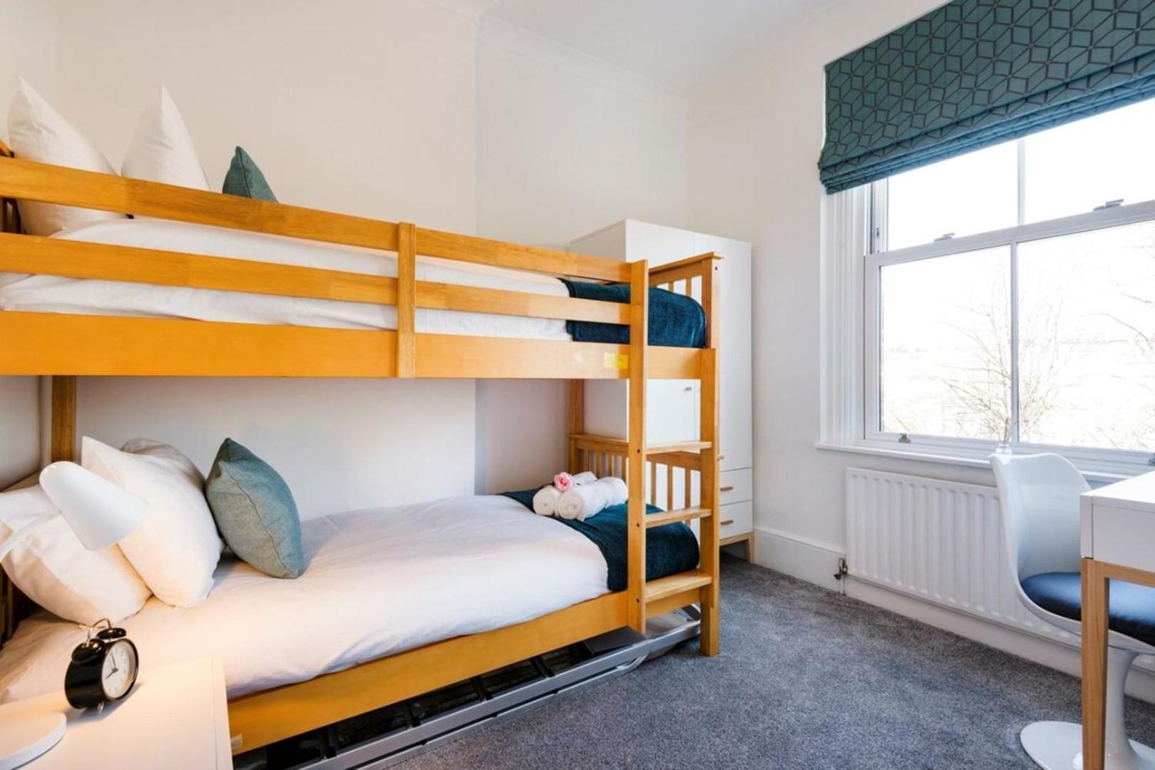 Appartamento Bright And Modern Earls Court Gem Londra Esterno foto